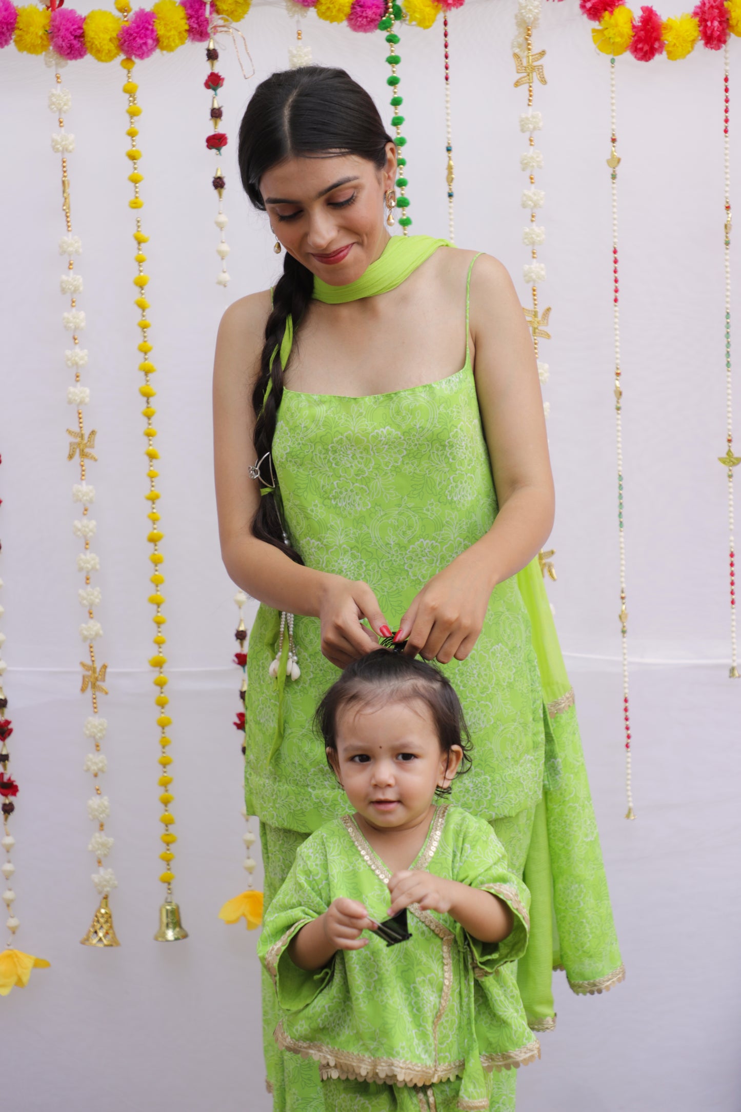 Green Floral Print Noddle Strap Kurta Twinning set