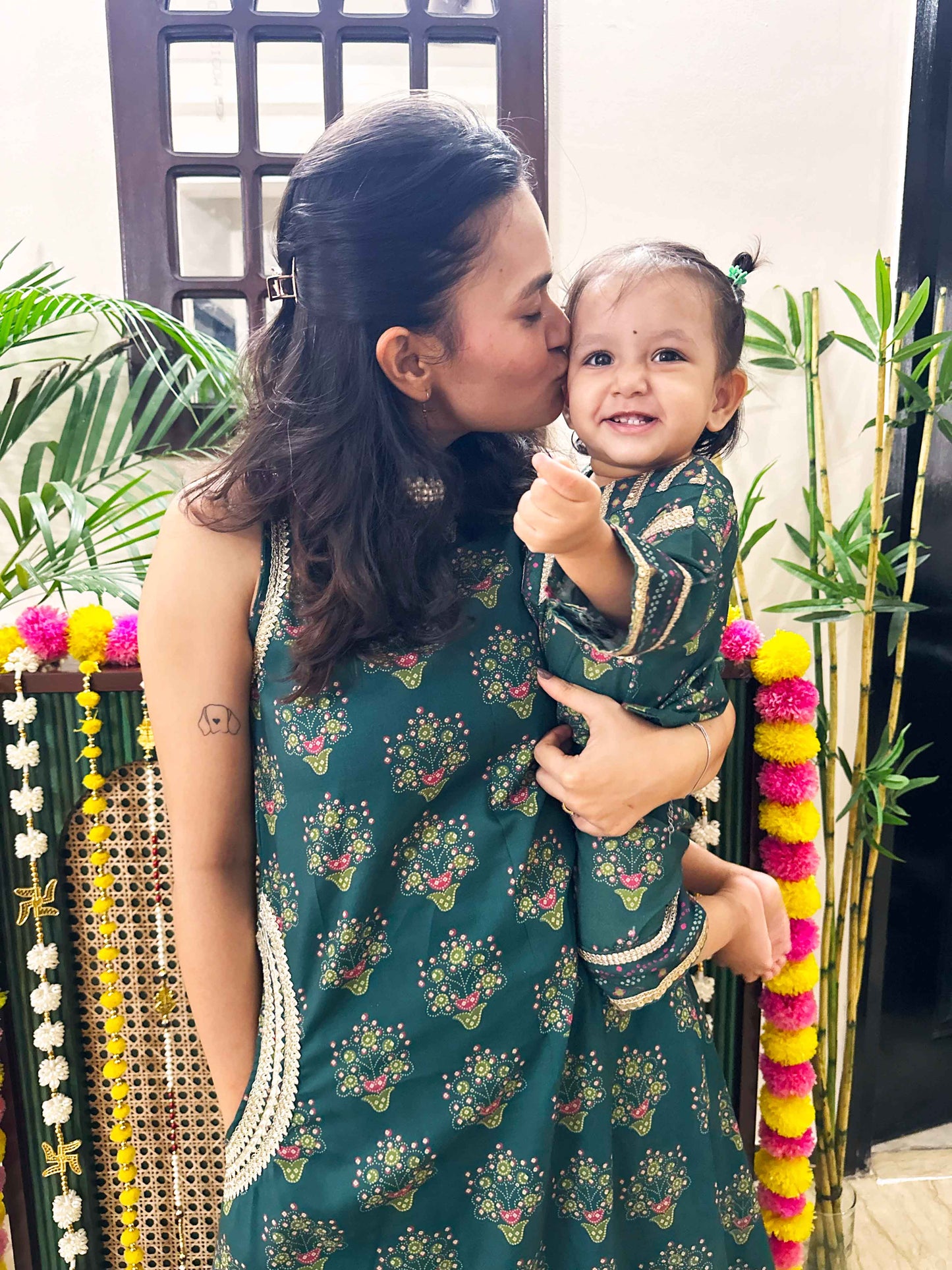 Green Floral Print Kurta Twinning set